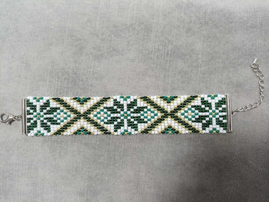 Вироби з бісеру, ціни від 120 грн.