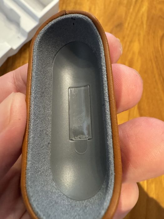 Case de proteção em couro para Airpods Pro 3 2025
