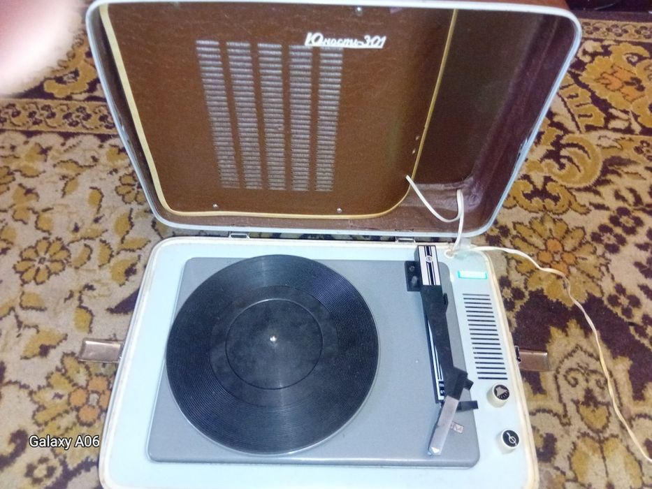 Проигрователь Юность 301