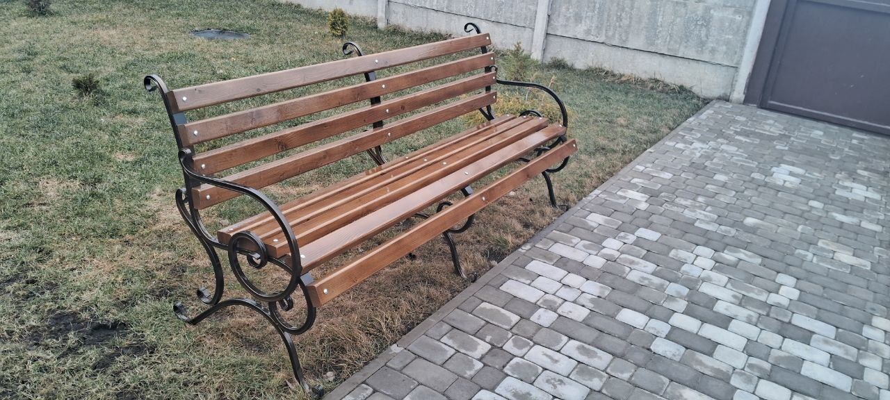 В продаже лавочки, столы для парка, а также саджи для шашлыка. , во дв