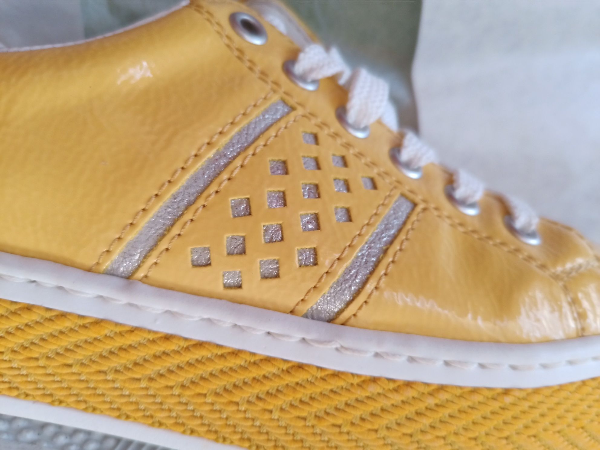 Żółte sneakersy Rieker 36 wkładka 23 cm platforma ok 3, 5 cm