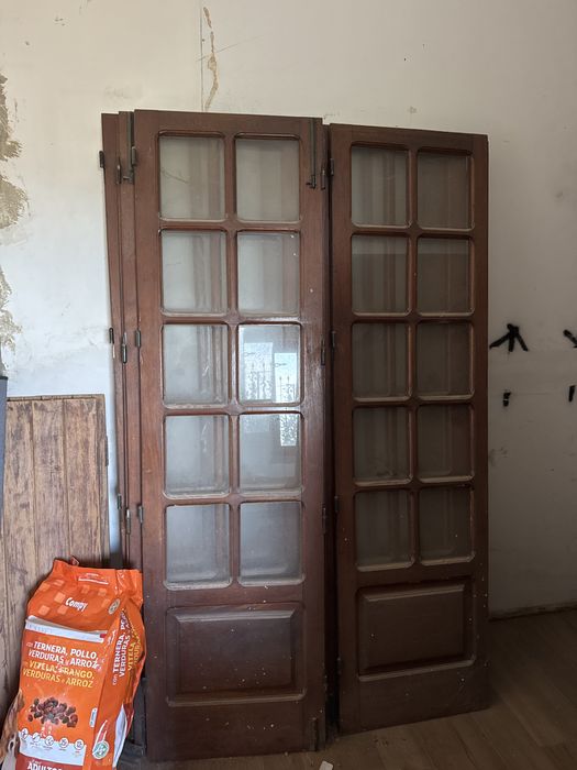 Janelas portas de madeira maciça