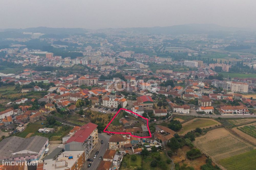 Casa de Habitação e Lavoura com Logradouro, Rio Tinto