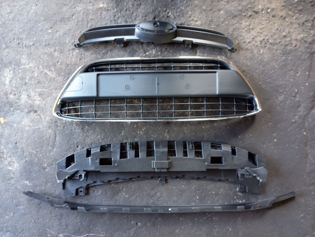 Grill atrapa wzmocnienie zderzaka Fiesta mk7 08-12r Komplet!!!