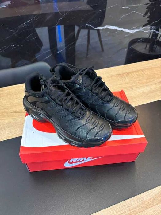 "Buty damskie Trampki"Nike_Air_Max_TN_Plus_czarny R.44