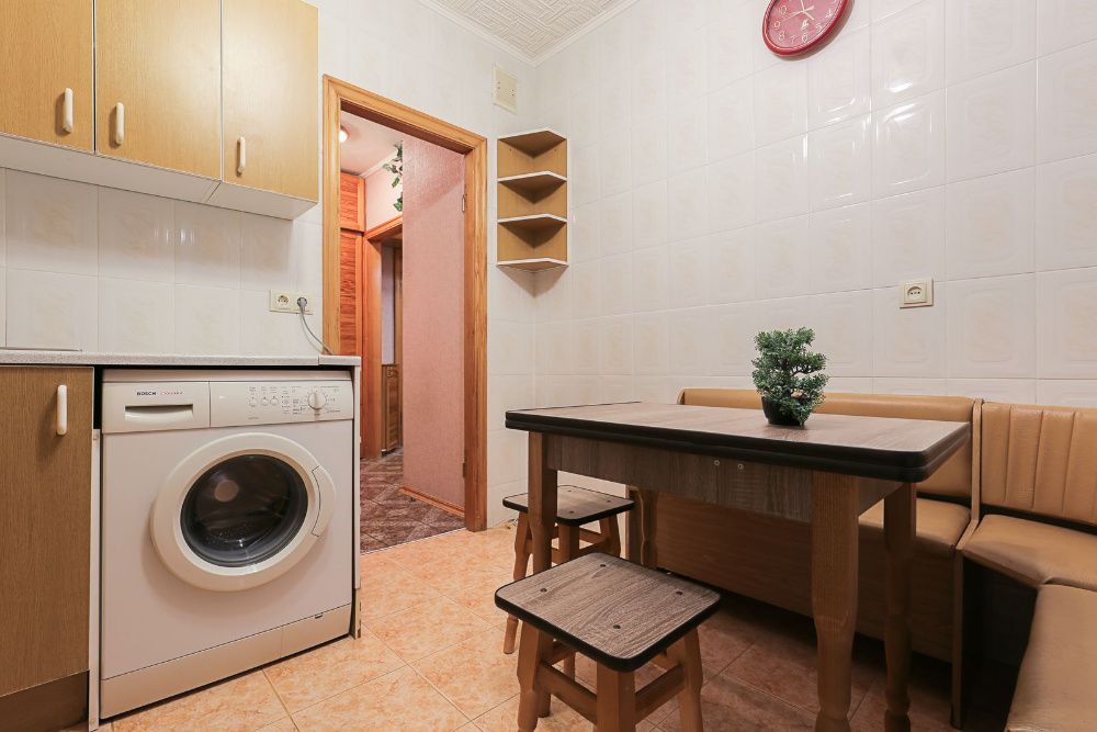 Метро Мінська.  Подобово 2-кімнатна квартира, просп.  Оболонський, 23а