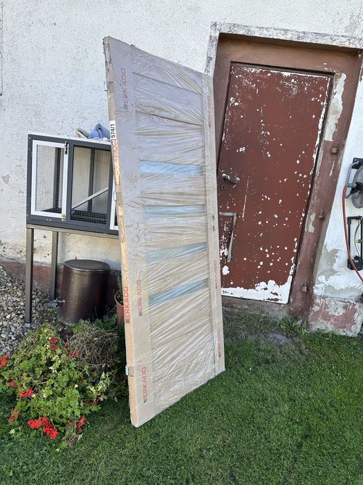 Drzwi prawe 80 bez ościeżnicy nowe firmy Erkado