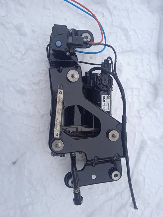 Компрессор пневмоподвески BMW X5 E70 2007-2013 EBLV0514