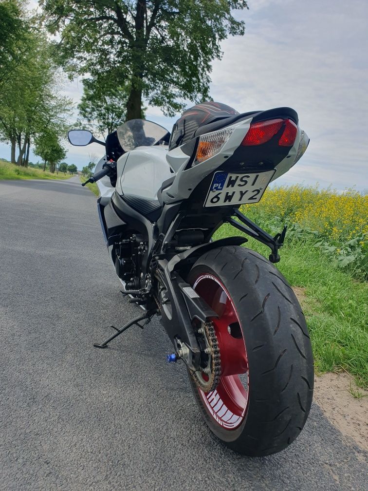 Suzuki GSX R 750