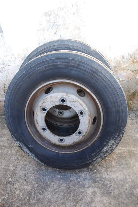 pneus  215/75 R17.5