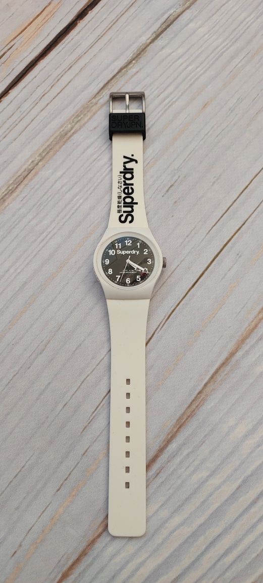Годинник Superdry