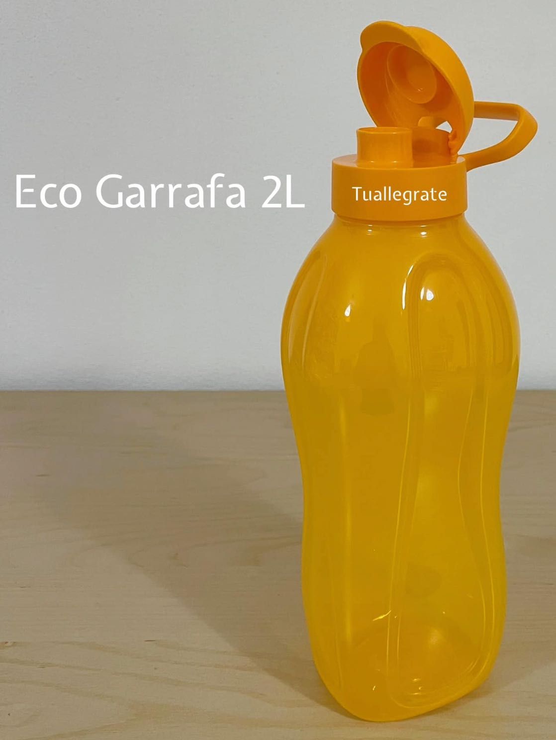 Garrafa 2L com Pega Tupperware