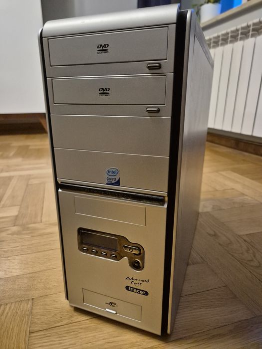 Komputer stacjonarny Intel Core 2 Quad