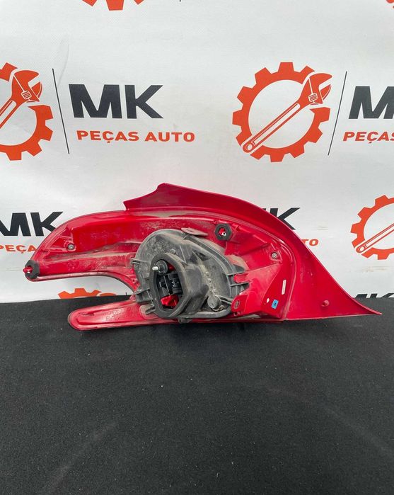 Farolim traseiro direito Peugeot 208 Ano: 2012