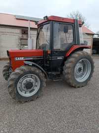 Traktor Case 885XL