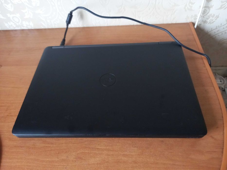 как новый, ноутбук, тонкий, функциональный, видеокарта на 2 гб!