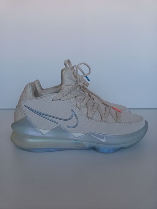 Sapatinhas de basket Nike Lebron 17 low