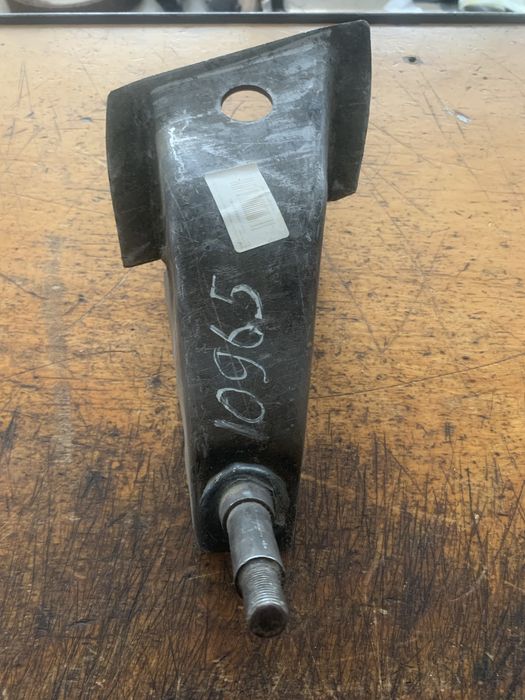 Кронштейн амортизатора правий УАЗ 469-2905534-02