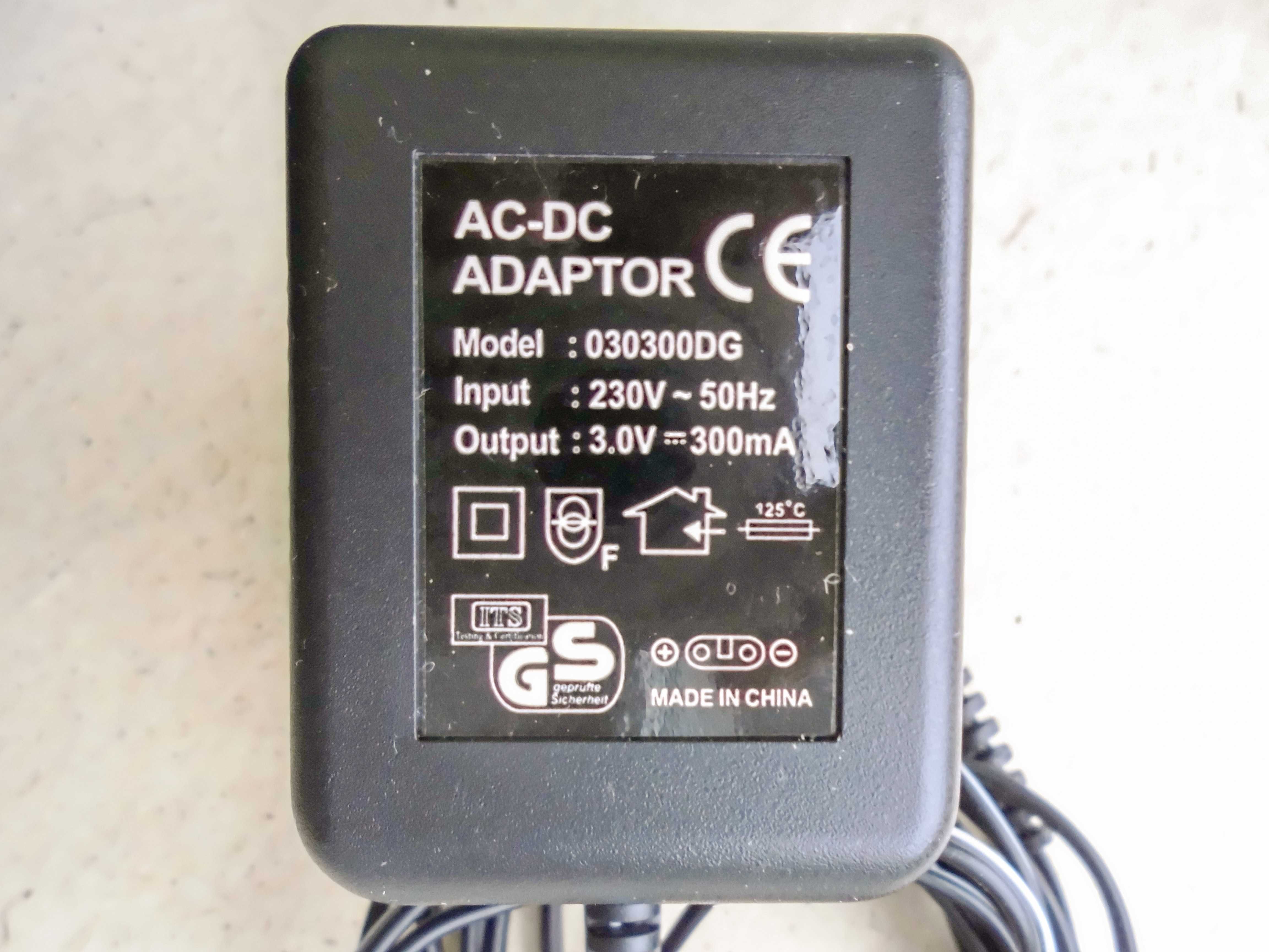 Адаптер питания AC-DC 030300DG