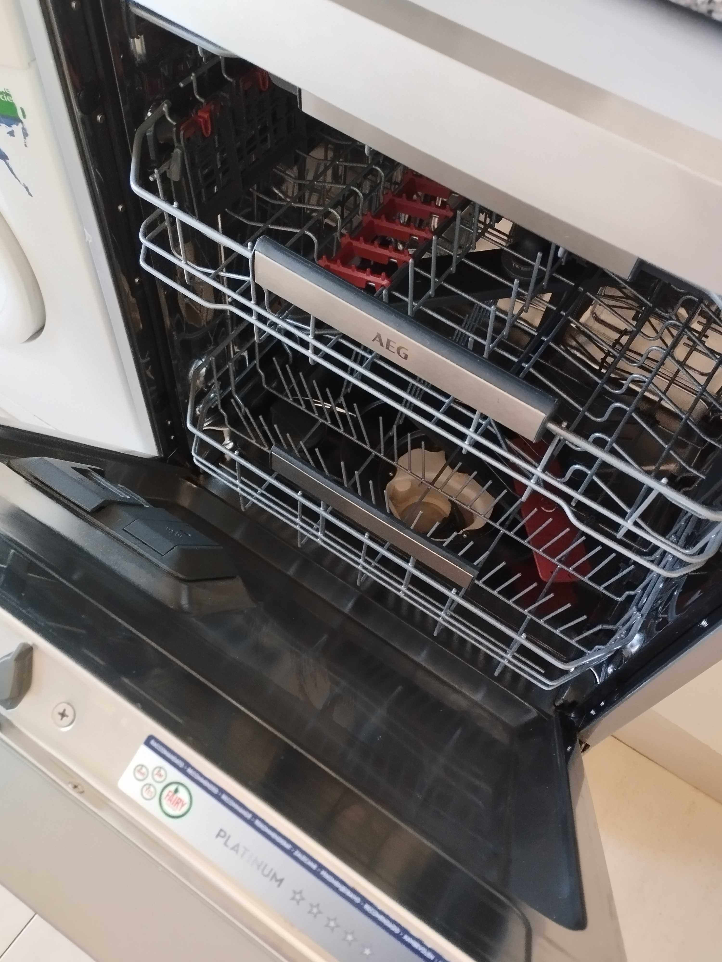 Máquina de lavar Loiça AEG AirDry ( modelo FFB63700PM)