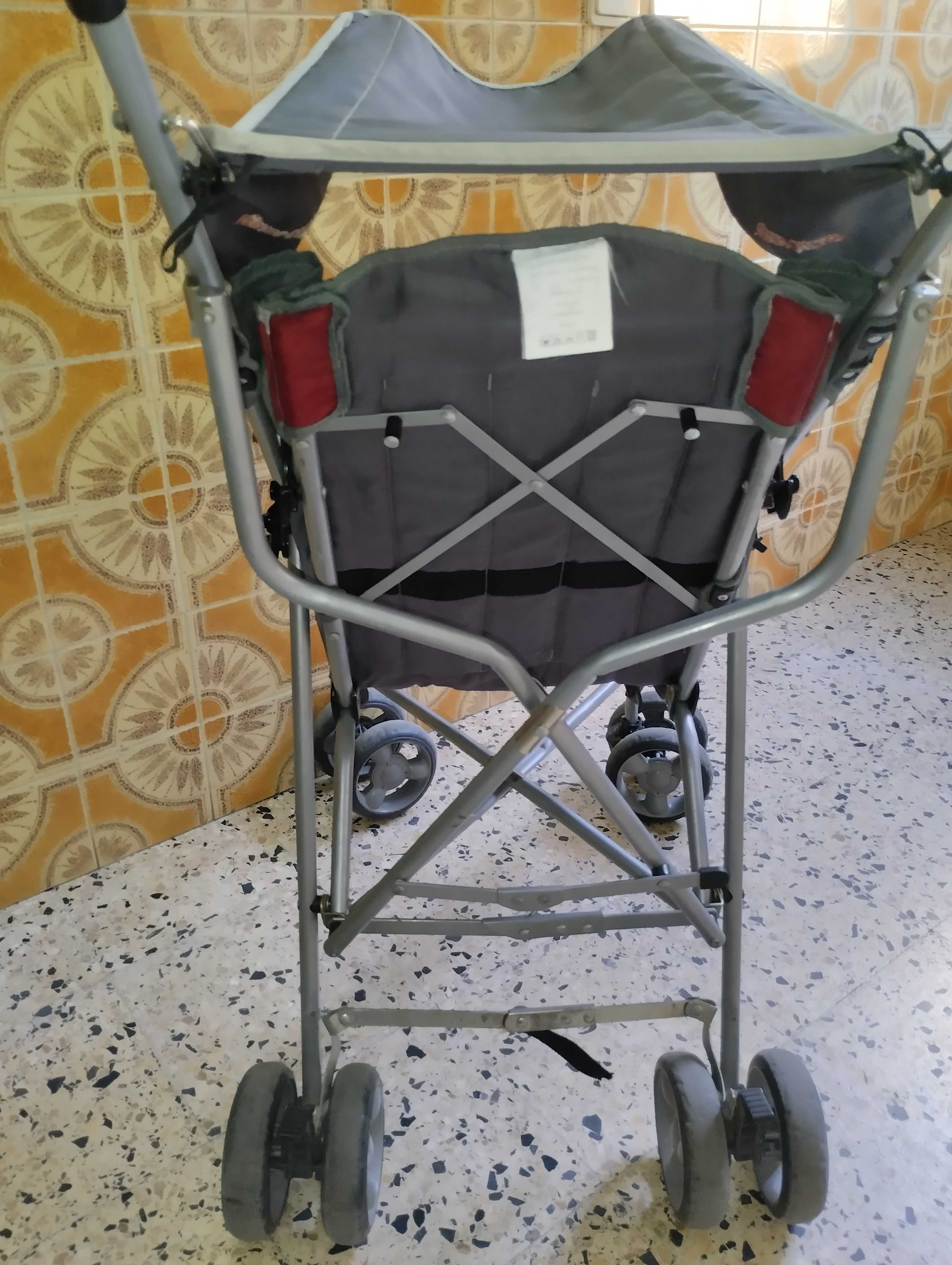 Cadeira de passeio de criança