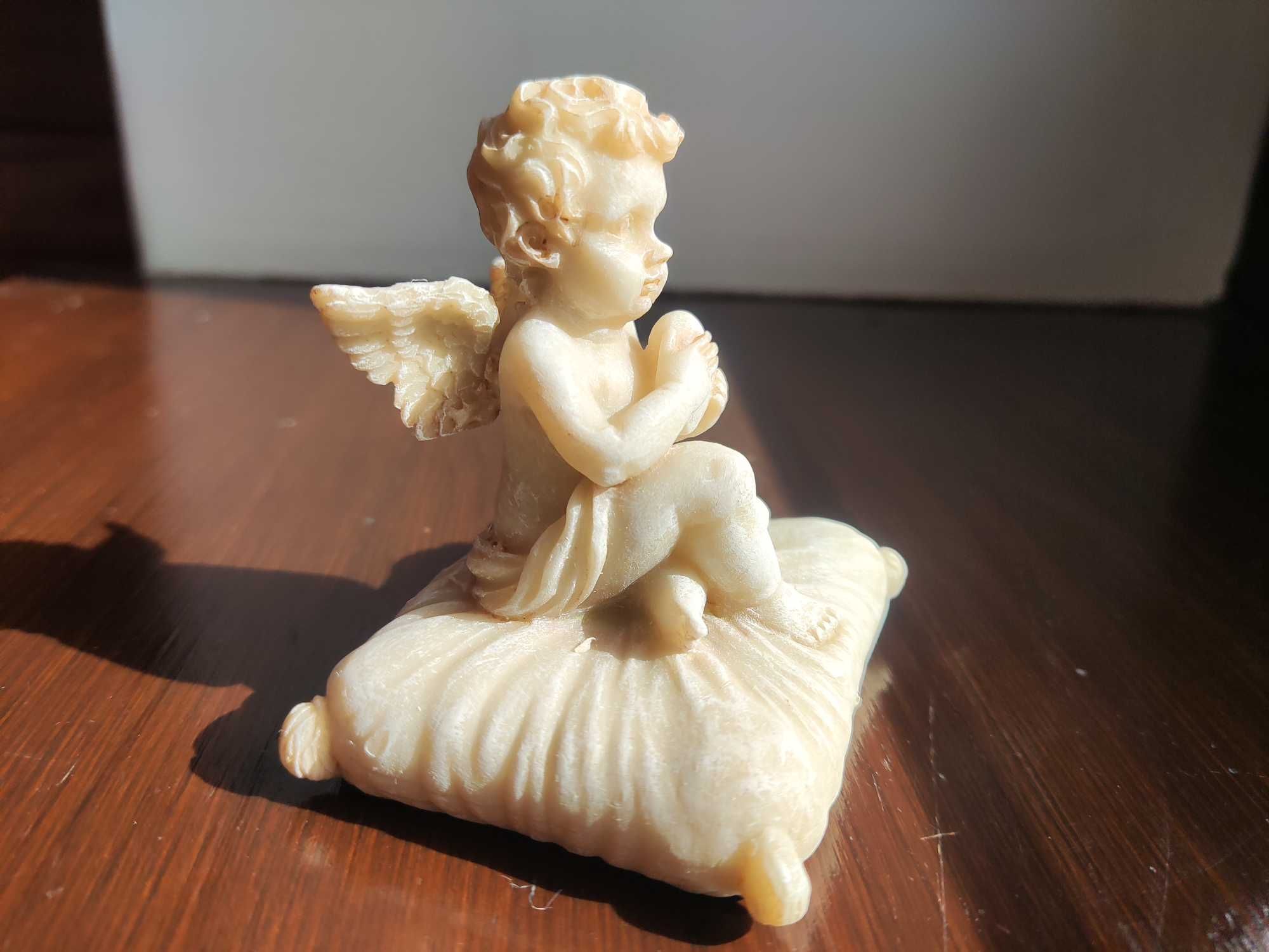 Aniołek Z Serduszkiem Figurka