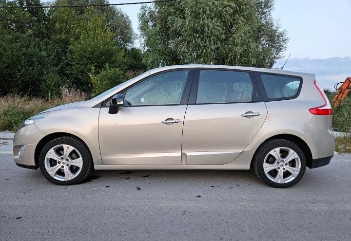 Renault Grand Scénic 2012