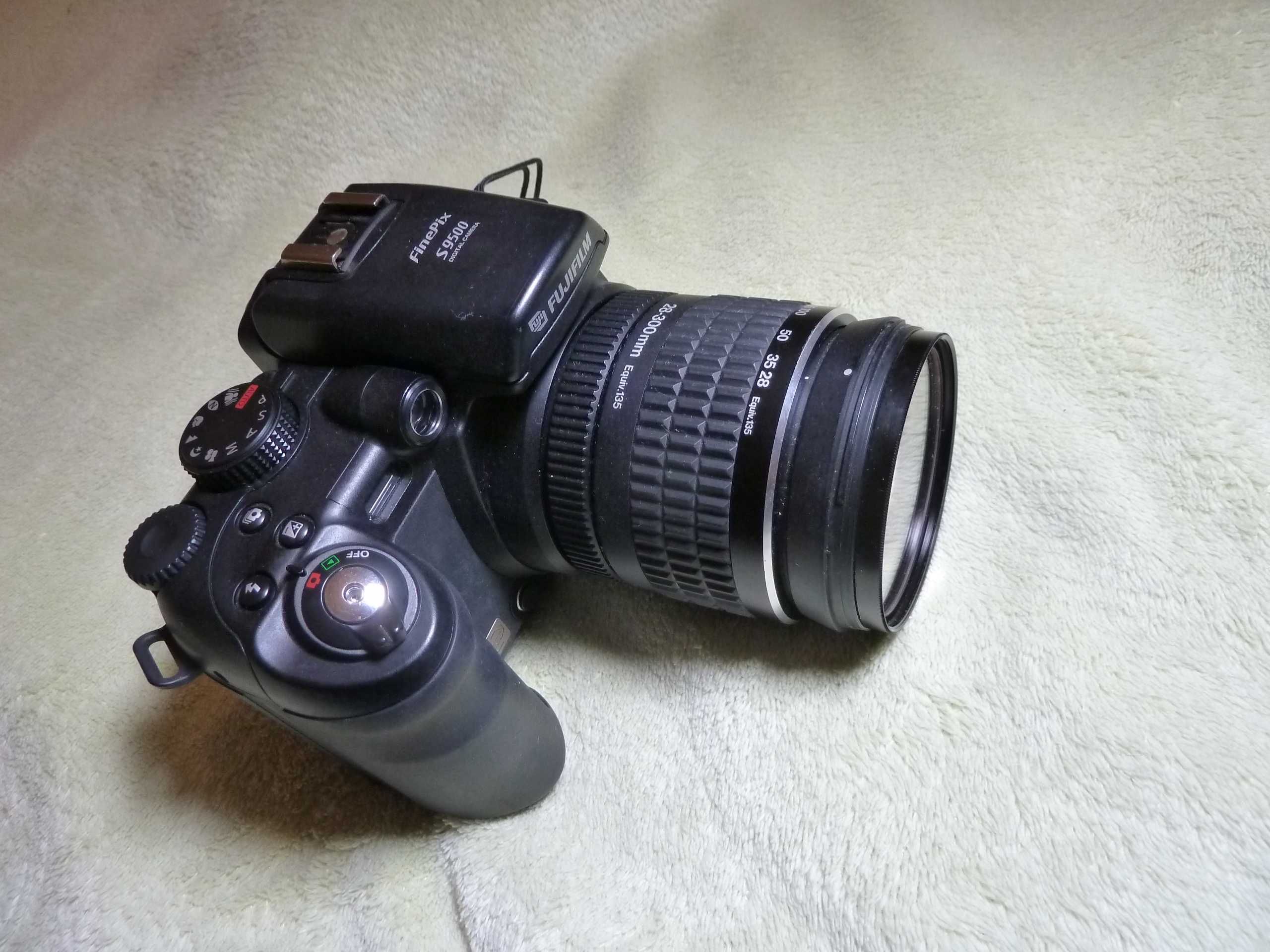 Fujifilm Finepix 9500 w stanie praktycznie jak nowy. Bialy kruk. RAW