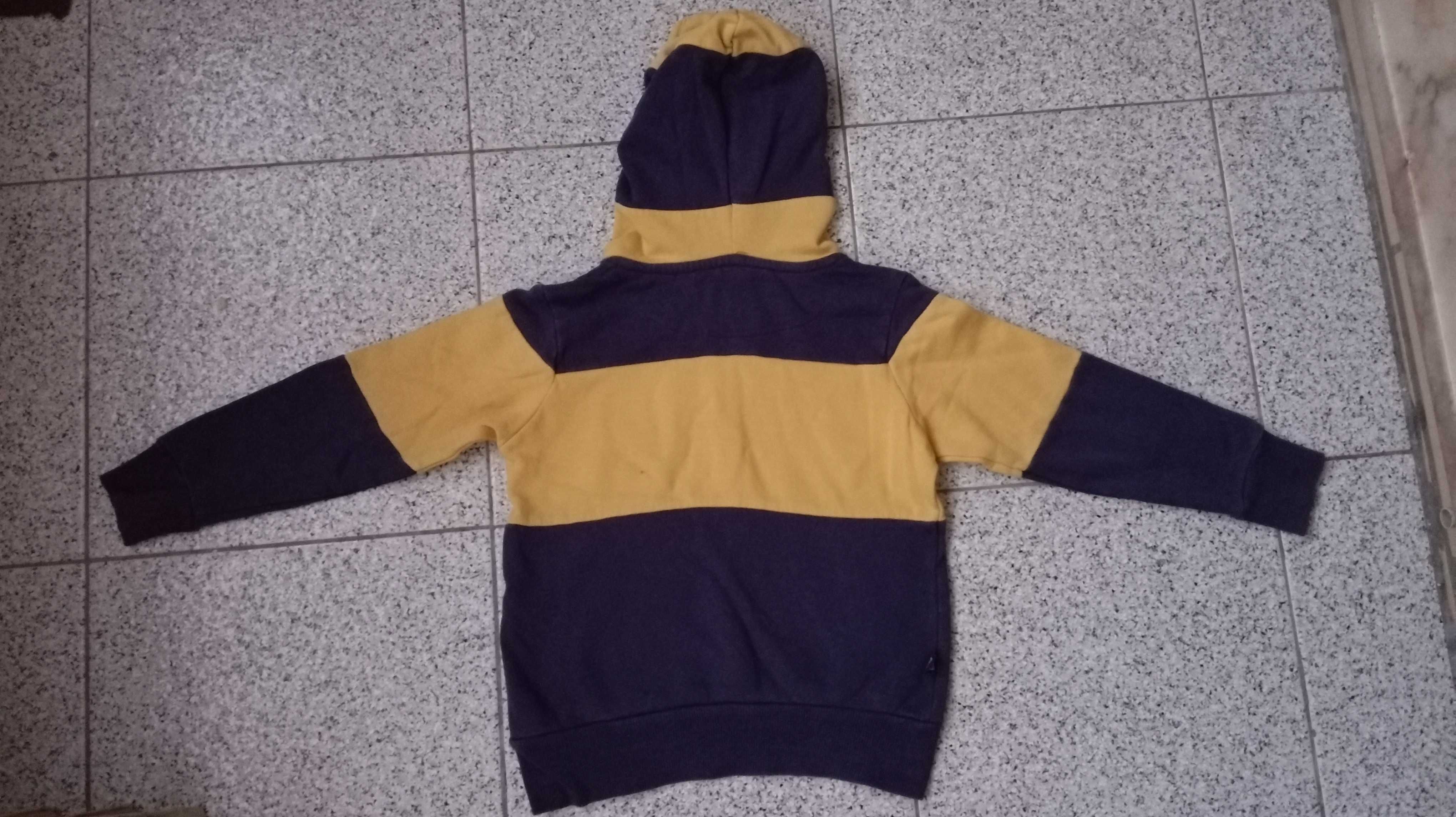 Camisola sweater com capuz rapaz 4 anos