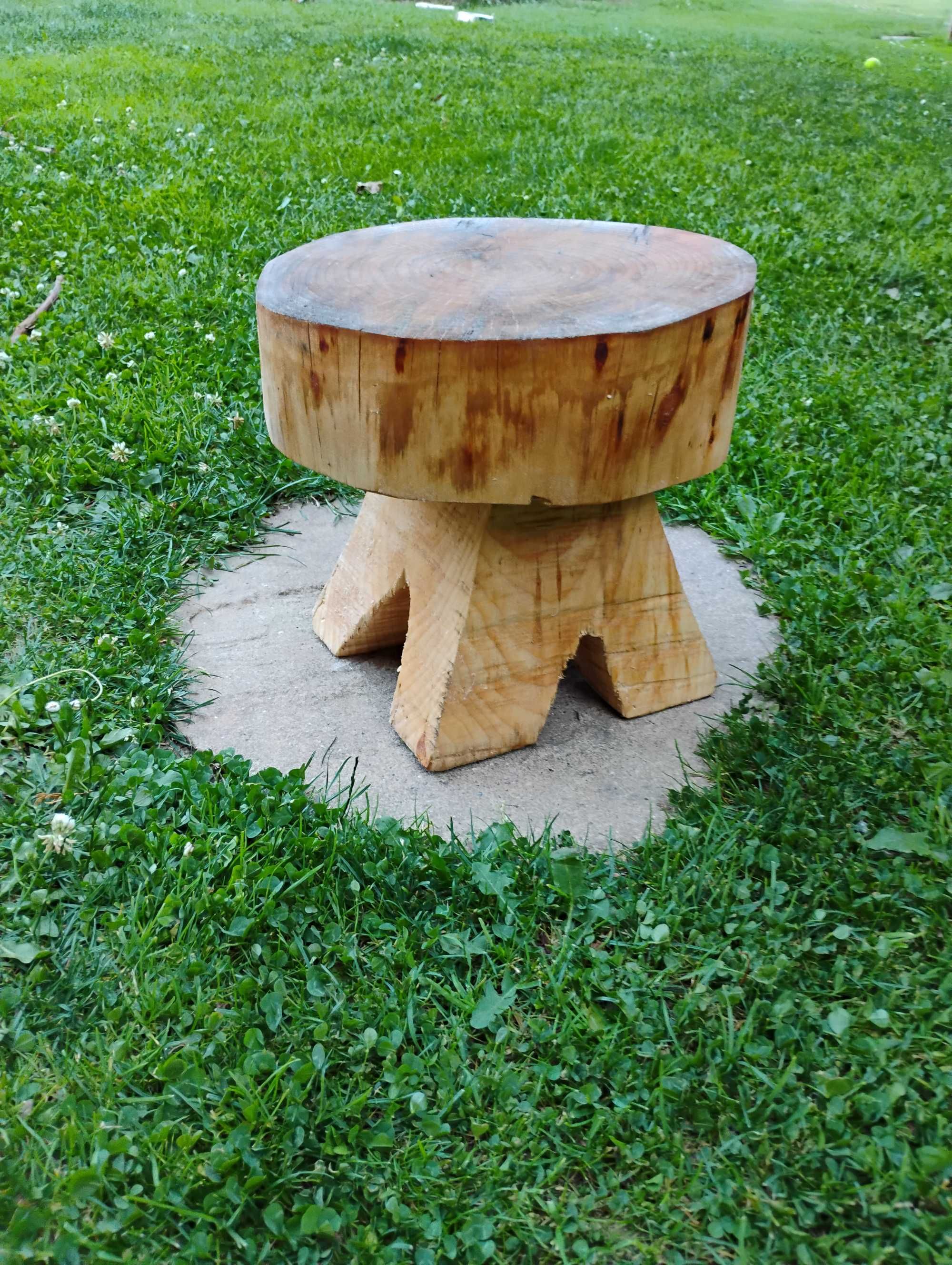 Taboret zydel drewniany z litego drewna