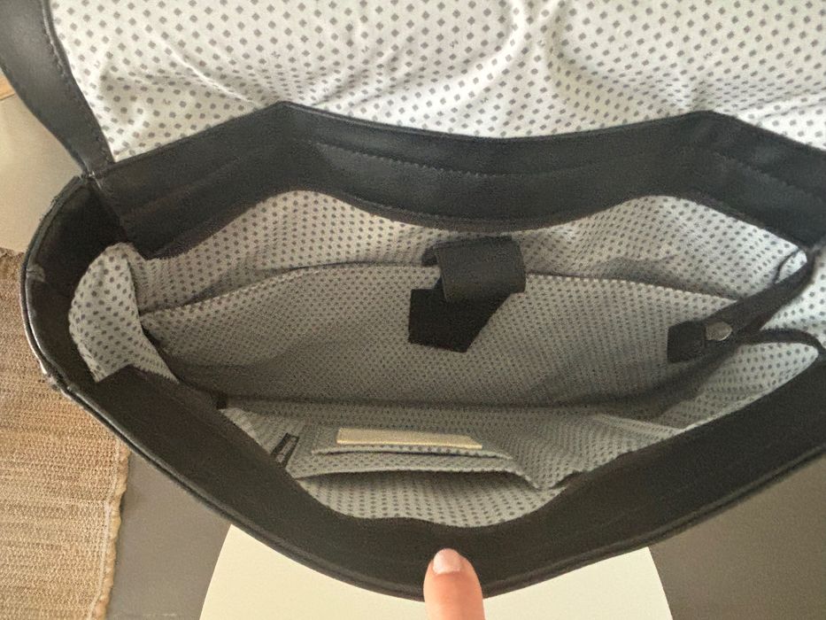 Moleskine: “Horizontal Backpack, Classic Collection, Black”, pouco uso