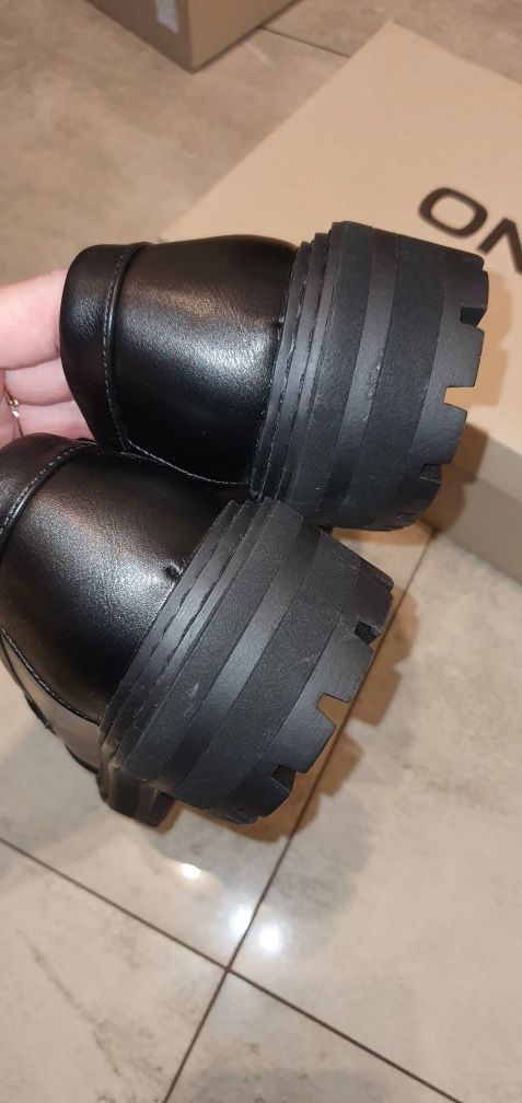 Śliczne nowe buty only rozmiar 40 mokasyny czarne