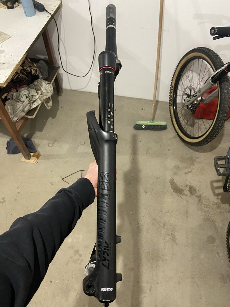 rockshox liryk 27.5 160mm