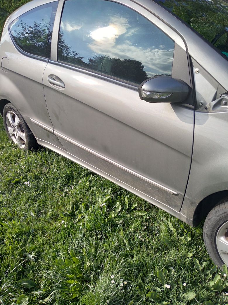 Drzwi lewe prawe przod tyl kol 748 mercedes a klasa w169  maska klapa