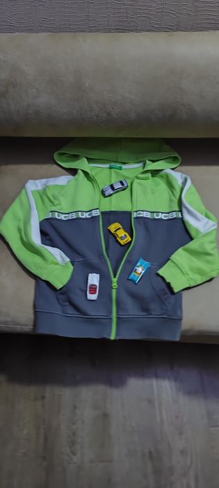 Продаж кофти Benetton 140 розмір