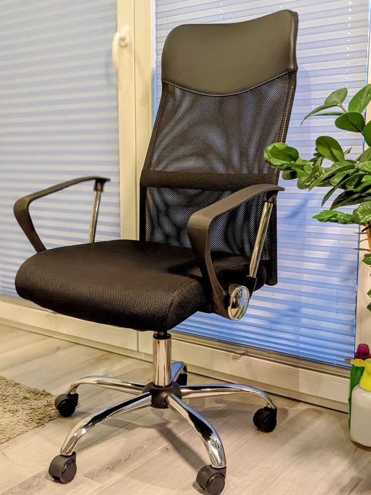 Krzesło biurowe Billum czarne - praktycznie nieużywane