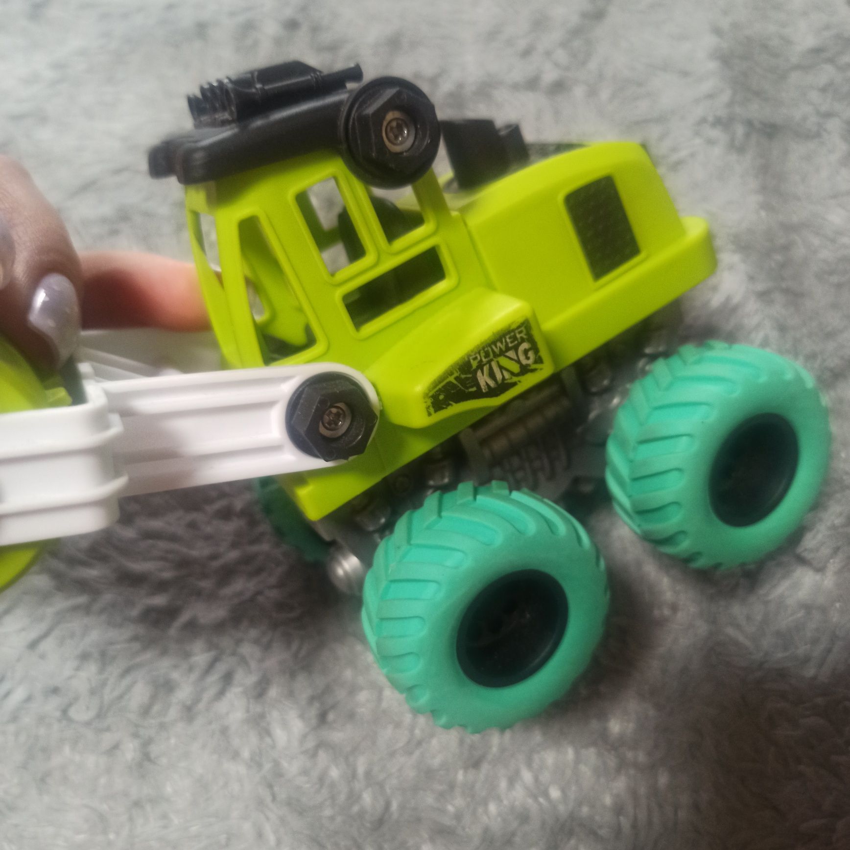 Дитяча іграшка трактор