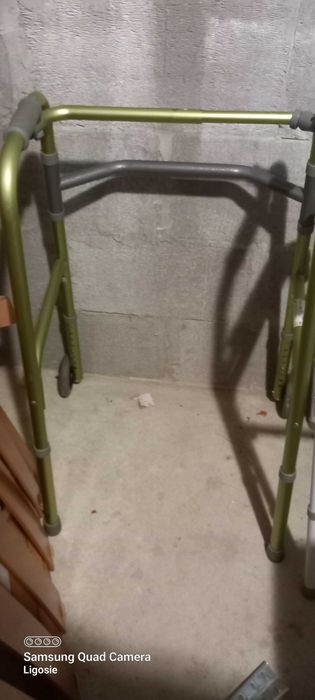 REZERWACJA  Stabilny i sprawny chodzik balkonik