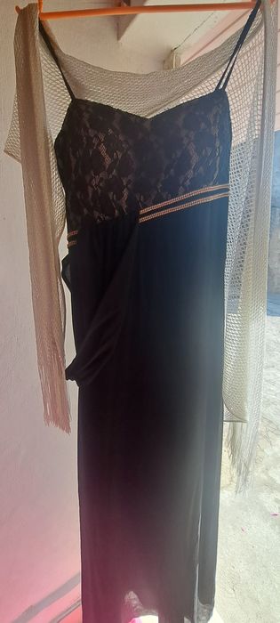Vestido de cerimonia com xarpe