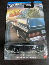 Hot Wheels Custom 66 GTO Wagon