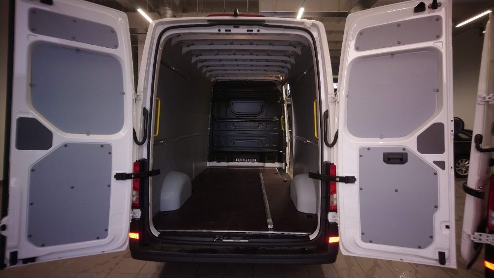 Profesjonalne zabudowy aut dostawczych busów VW Crafter L5H3