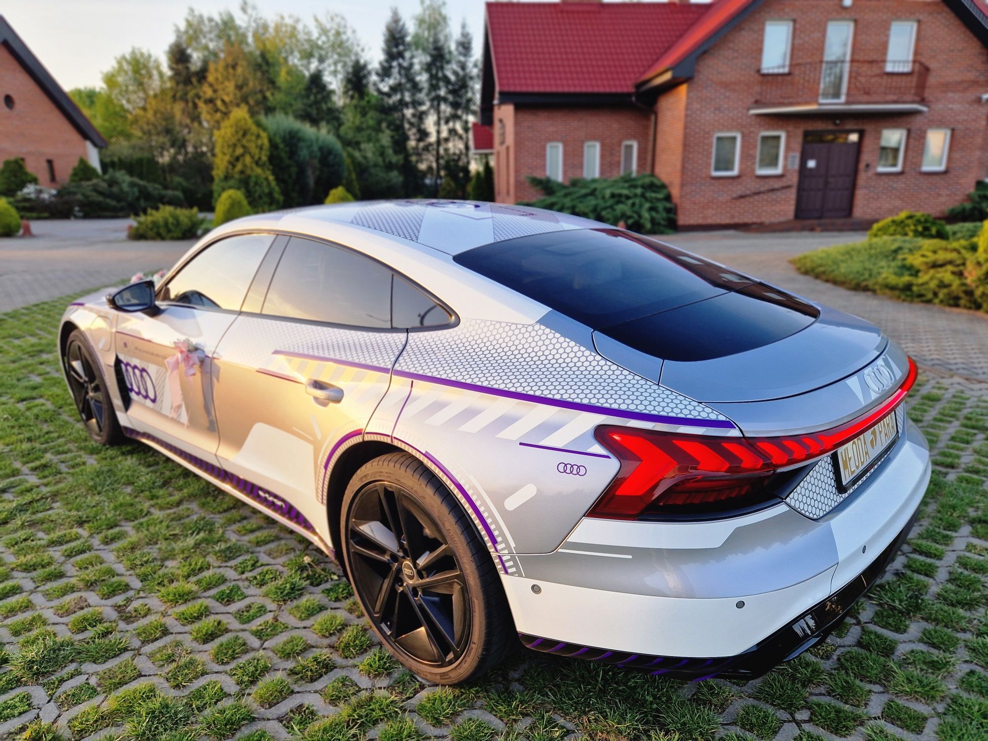 Najnowsze Audi RS E-TRON GT  lub RS5 do Ślubu DAYTONA GREY - z kierowc