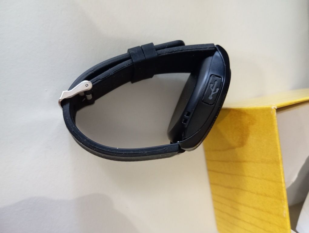 Smartwatch COMO NOVO