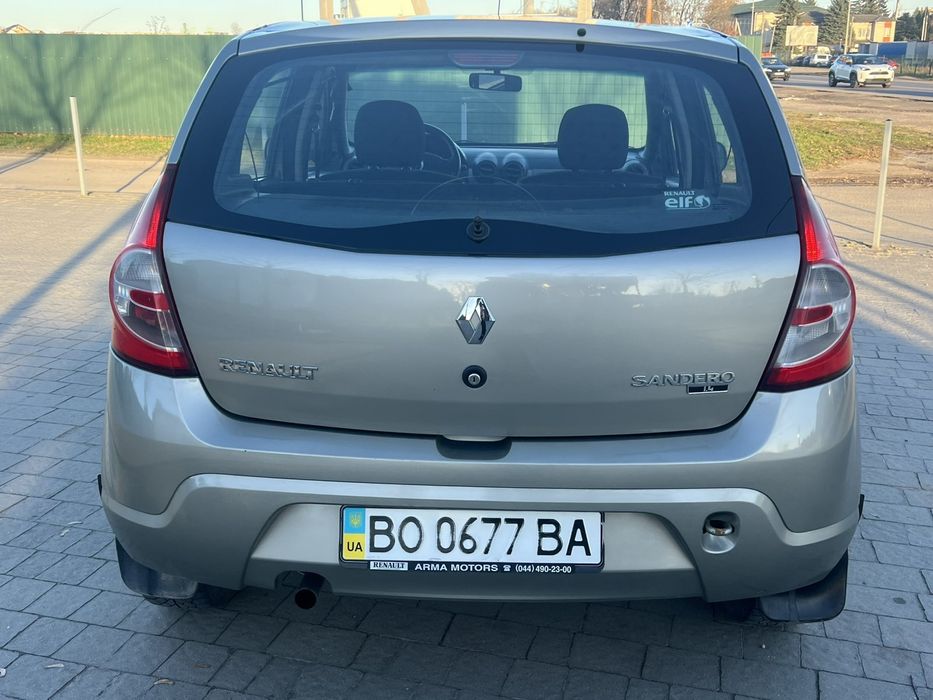 Продам офіційний Рено Сандеро,2012 рік