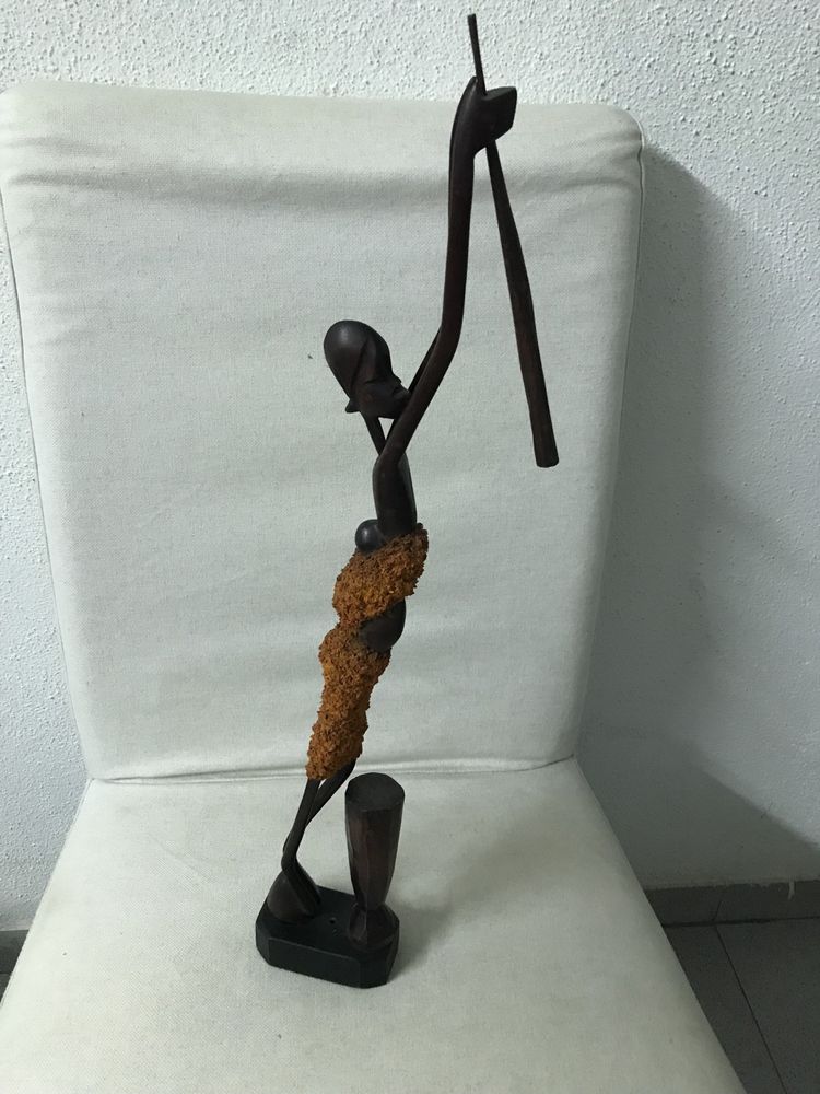 Figura em madeira (africana)