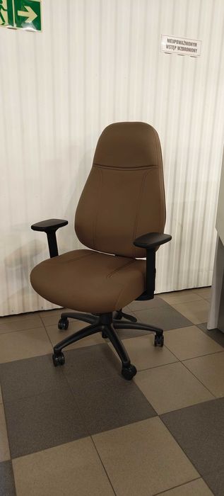 Fotel biurowy, specjalistyczny, krzesło obrotowe SAGA