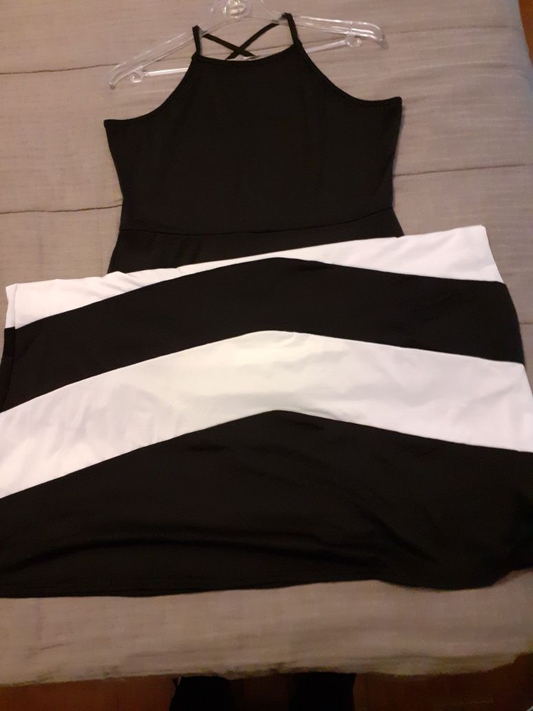 Vestido Preto e Branco comprido