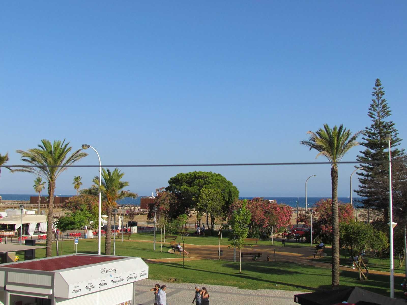 T2 Frente Mar Monte Gordo LIVRE 13 Setembro em diante.