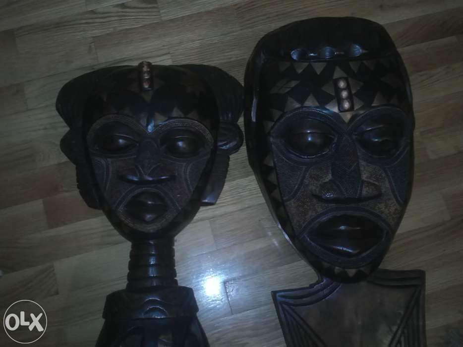 Estátuas / Artefactos antigos de Grandes dimensões em Teca