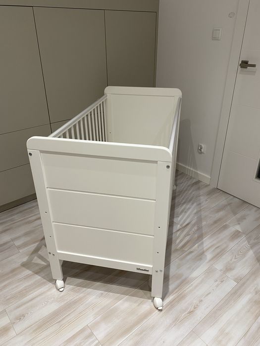 Łóżeczko dziecięce WOODIES. Szuflada + materac. Stan bardzo dobry.